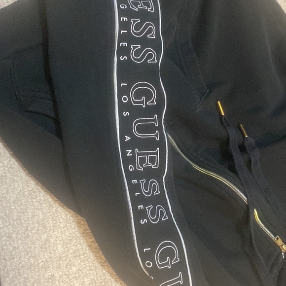 Guess Sweater - Picture 2 of 4